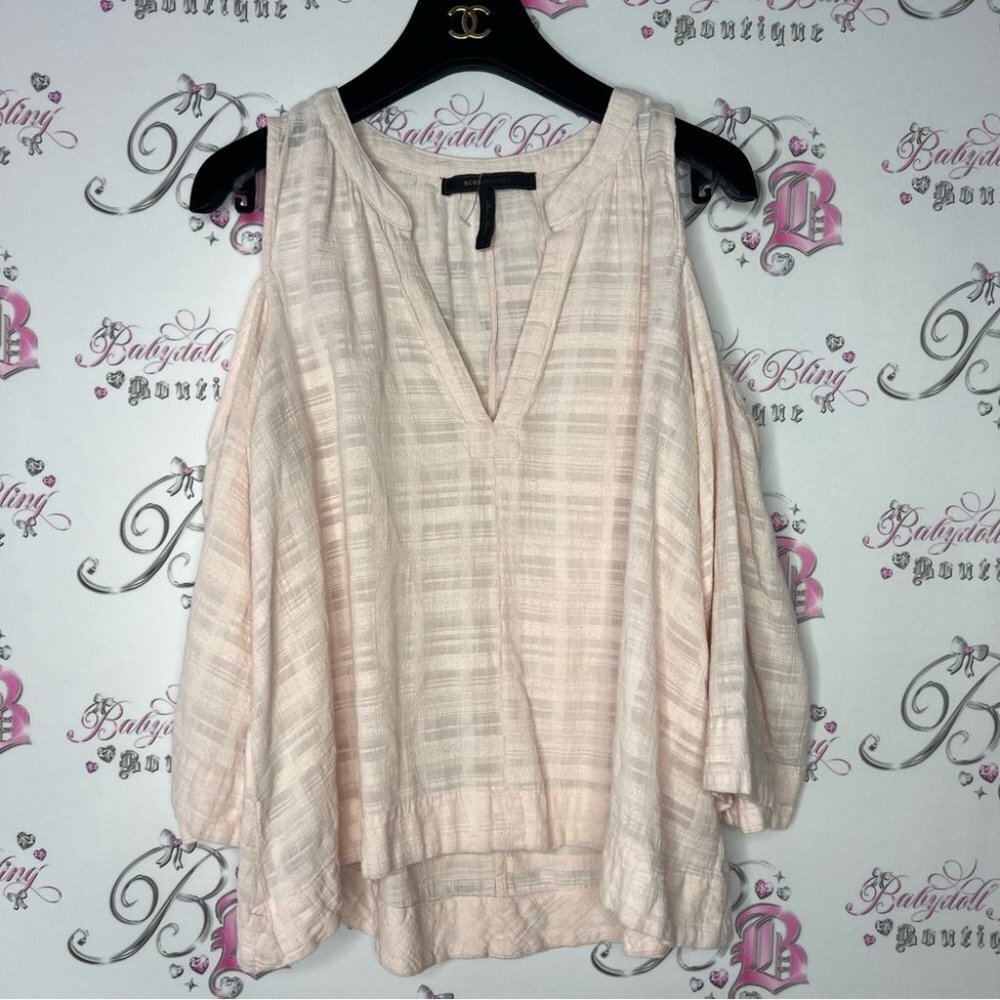 BcbgMAXAZRIA top open shoulders baby pink linen cotton lightweight beach 🏝️